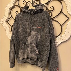 Justin Bieber Changes Hoodie